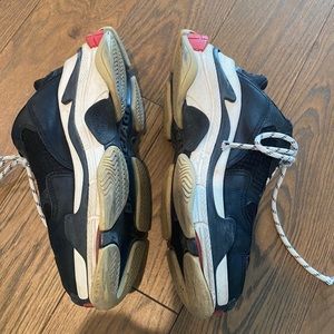 Balenciaga triple s